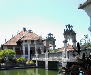 Ujung_water_palace