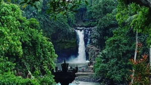 Tegenungan_waterfall_Bali